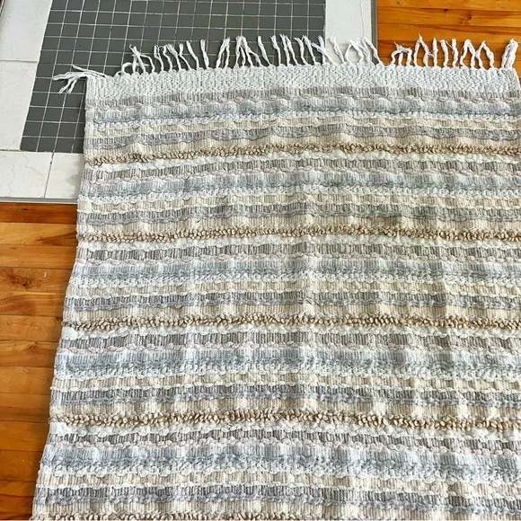 London Kaye | Crochet Rug - Picture 3 of 6